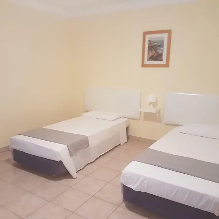 Gæstehus Yaholidays *