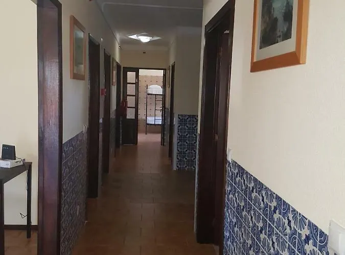 Yaholidays 招待所 *